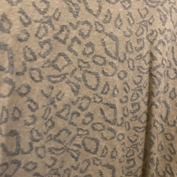 Lucky Brand Pull Over Sweater Grey and Tan Animal - Picture 3 of 5